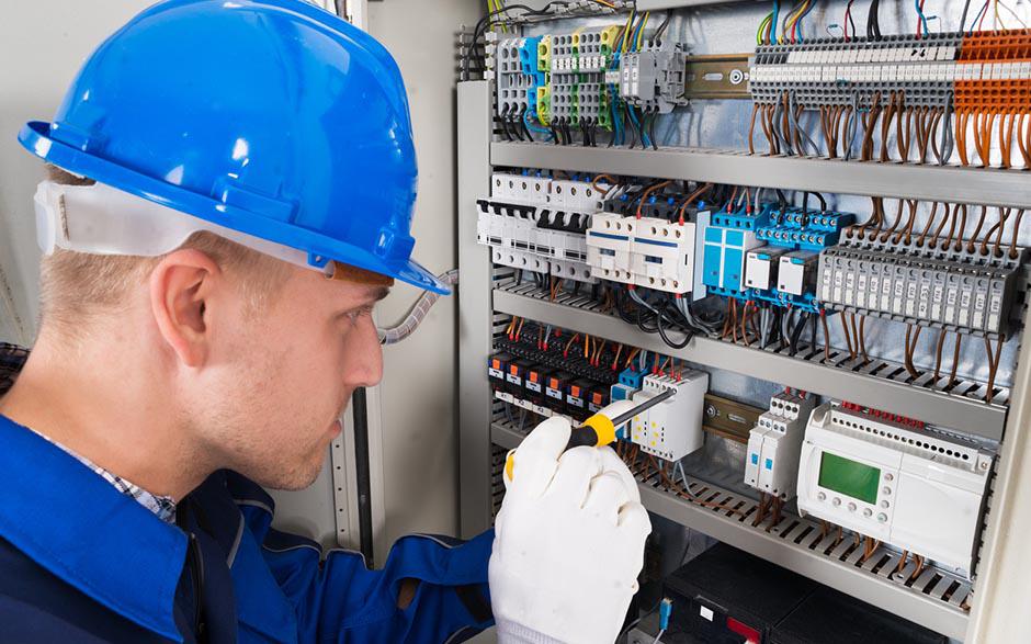 électricien dans le bâtiment Paris 1